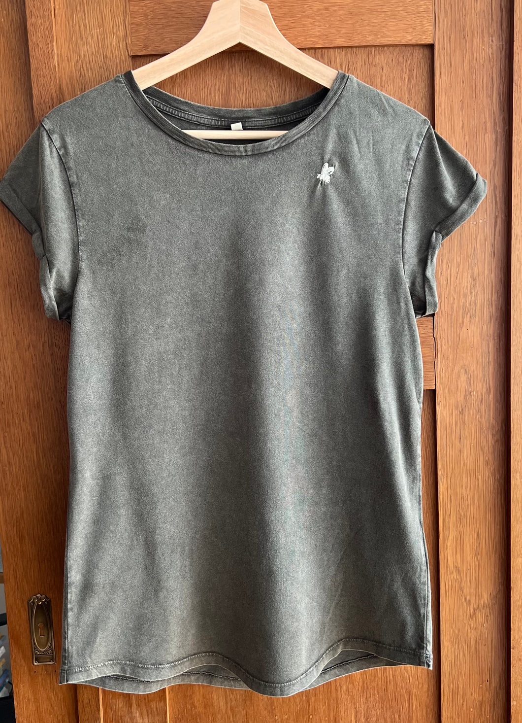 T-Shirt Biene, S, Stone washed grey