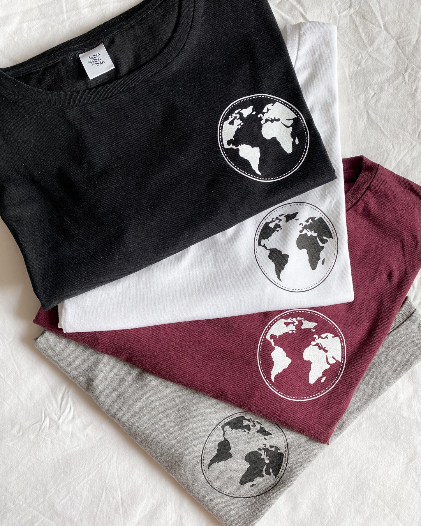 Iconic T-Shirt Weltkugel